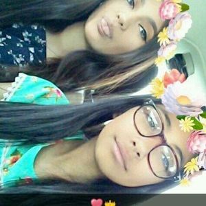 Meet your Posher, Violeta